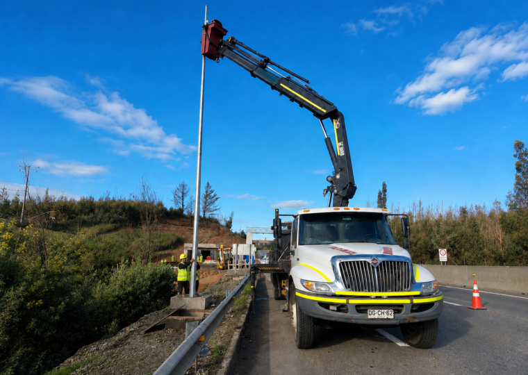 Camión Pluma Certificado 6.9 Ton