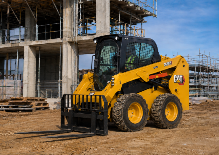 Minicargadores Bobcat / CAT con Aditamentos
